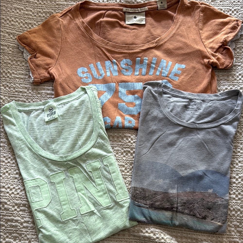 🍍 3 t-shirts, size S